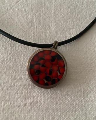 Girocollo con ciondolo in argento e semi huayruro