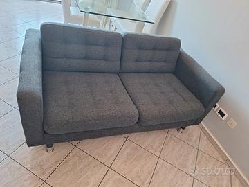 Divano 2 posti Ikea