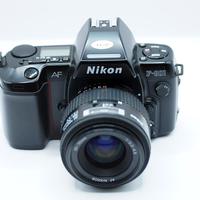 Nikon F801 con zoom Nikon 35-70