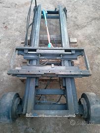 Colonna muletto con ruote