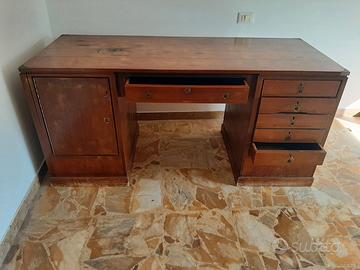 Scrivania vintage in legno massello