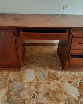 Scrivania vintage in legno massello