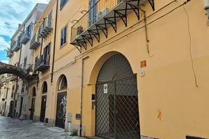 Pzza marina, bivani arredato su due livelli