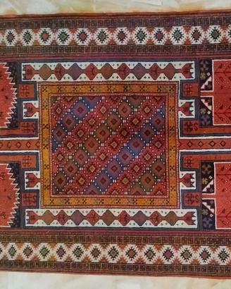 Tappeto persiano Gucian 190x118 cm