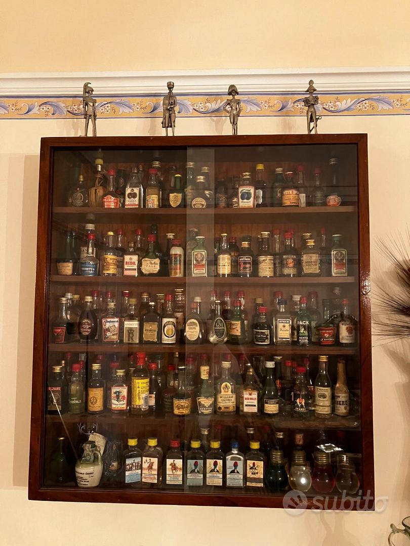 Collezione bottigliette mignon liquori +vetrinetta - Collezionismo In  vendita a Catania