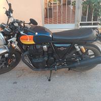 Royal Enfield Interceptor - 2023