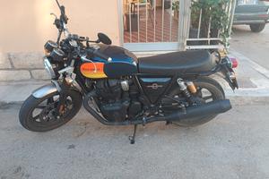 Royal Enfield Interceptor - 2023