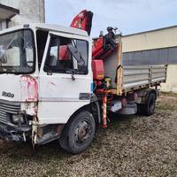 Iveco 145.17 CON GRU E CASSONE RIB