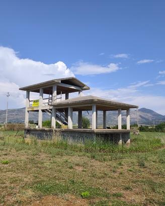 Villetta da completare con terreno 7.500 mq a Pont