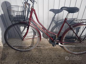 Bici donna accessoriata