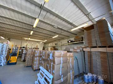Immobile di 910 m² con 2 locali a Signa