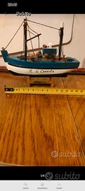 Modellino in legno peschereccio Marina di Camerota