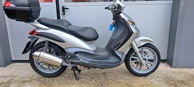 Piaggio Beverly 200