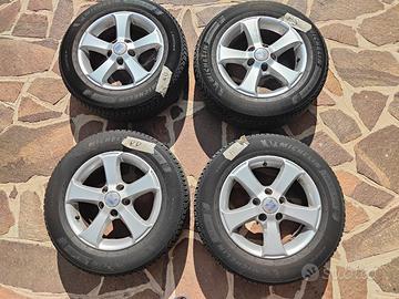 cerchi 15" completo di gomme invernali.