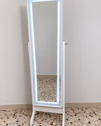 Specchio portagioie da terra con LED – bianco