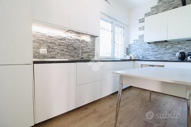 PORZIONE DI BIFAMILIARE A JESOLO