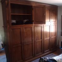 Armadio in legno massello