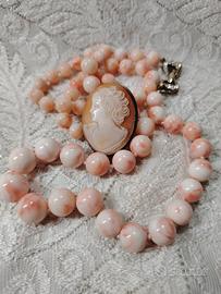 antica collana di corallo con cameo