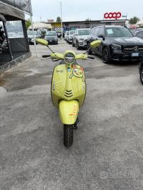 Vespa Bunny 946 0380 of 1000 Mai Usata