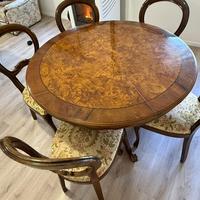 Tavolo e sedie anni 80