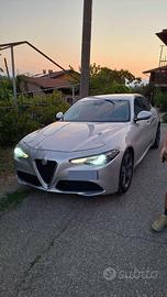 Alfa Romeo Giulia 2.2 AT8 Q2 180cv
