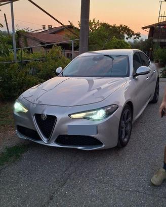 Alfa Romeo Giulia 2.2 AT8 Q2 180cv