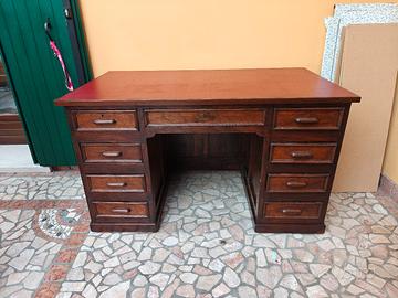 Scrivania in legno anni 50