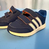 Scarpa bimbo adidas taglia 25