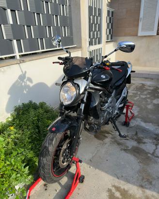 Suzuki SFV Gladius 650 - 2011