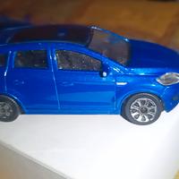 Ford Kuga modellino 1.43 Burago