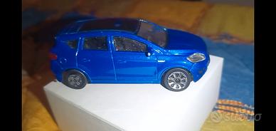 Ford Kuga modellino 1.43 Burago