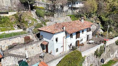 VILLA SINGOLA A ALMENNO SAN BARTOLOMEO