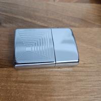 Zippo Classic High Polish Chrome – Geometric Patte