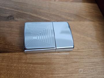 Zippo Classic High Polish Chrome – Geometric Patte