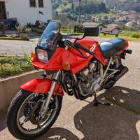 Suzuki GSX S 750 Katana