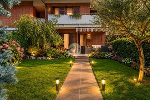 VILLA A SCHIERA A ALPIGNANO