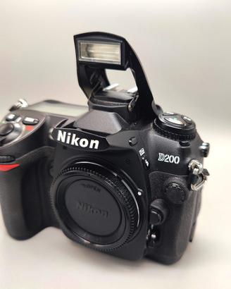 Nikon D200 - Reflex professionale CCD