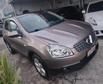 Nissan Qashqai GPL di serie tetto panoramico