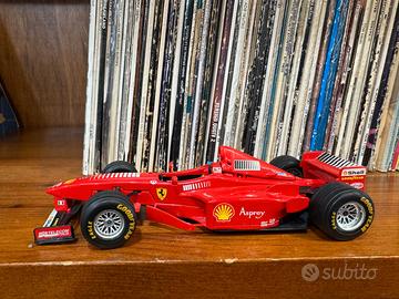 Modellino auto ferrari F300 1/24 burgo schumacher