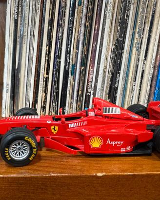 Modellino auto ferrari F300 1/24 burgo schumacher