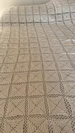 Copriletto bianco uncinetto fatto a mano