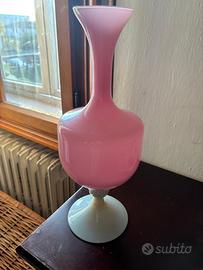 Vaso in vetro di murano opalino rosa