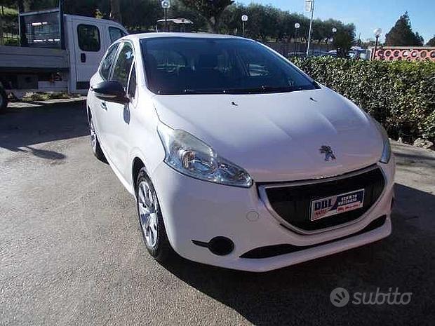 Peugeot 208 in vendita da DBL Auto a Canosa di Puglia