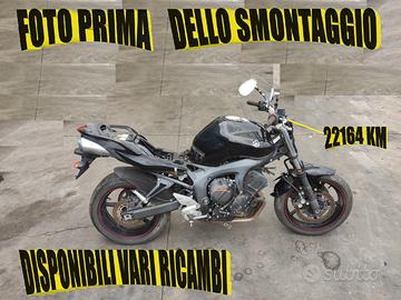 YAMAHA FZ6 NERA ANNO 2007 SERIE 2004-2007x RICAMBI