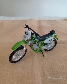 Modellino Moto Kawasaki KX 250F Maisto 