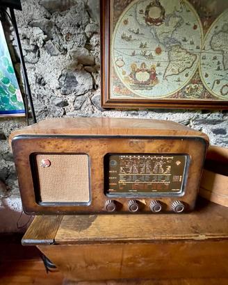 Radio d’epoca Watt Radio a valvole anni ‘50
