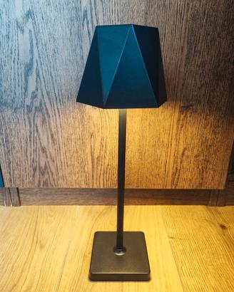Table lamp / Lampada da tavolo