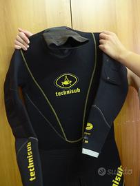 Muta semi stagna per immersione subacquea