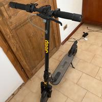 Monopattino jeep Sentinel 2 XE 350 KW