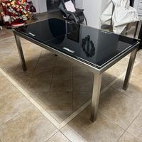 Tavolo in vetro nero per cucina o soggiorno